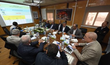 وزير الإسكان يتابع موقف مشروعات مياه الشرب والصرف الجارى تنفيذها بالإسكندرية