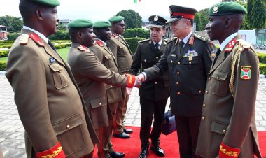 أسامة عسكر يعود إلي أرض الوطن بعد إنتهاء زيارته الرسمية لجمهورية بوروندى