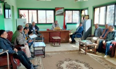 رئيس مدينة سمسطا يواصل عقد اللقاء الأسبوعي لمتابعة توافر الخدمات ببني سويف