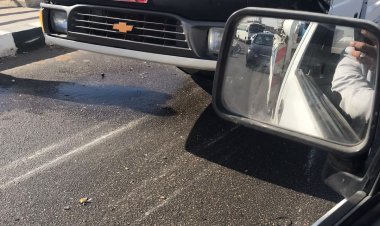 إصابة  6 أشخاص في حادث تصادم سيارتين ملاكي وانقلاب ميكروباص بشارع الهرم