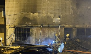 اندلاع حريق ضخم في مصنع أثاث بإسطنبول