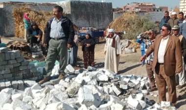 رفع 50 طن مخلفات وإزالة حالة تعد بالبناء على الأرض الزراعية بمركز بني سويف