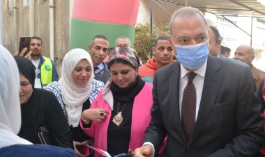 محافظ القليوبية يدشن حملة التطعيم ضد شلل الأطفال بالمركز الطبى ببنها