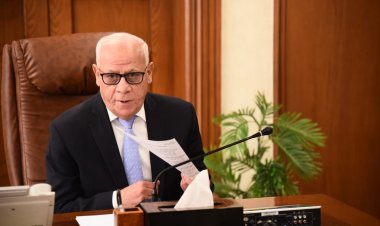 محافظ بورسعيد يتابع مستجدات العمل في عدد من المشروعات بالمحافظة