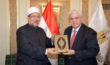وزيرا الأوقاف والتعليم العالي يناقشان سبل تطوير أكاديمية الأوقاف الدولية
