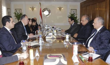 وزير قطاع الأعمال يطرح دراسات تفصيلية لمشروعات توطين الصناعة وخفض الواردات