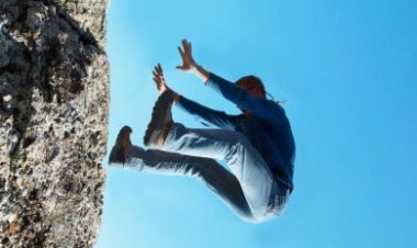 «تأخر عليه في الوردية».. عامل يلقي زميله من أعلى الطريق الدائرى بالهرم