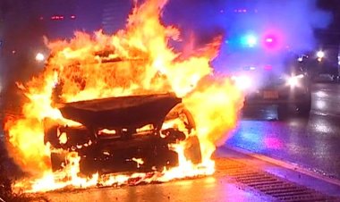 حريق يلتهم سيارة ملاكي بمنطقة الشيخ زايد