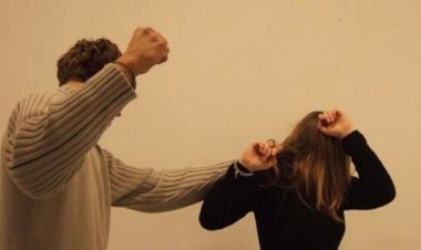 ركنة سيارة أشعلت الخلاف.. شاب يعتدي على سيدة في مدينة نصر