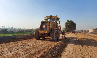 رصف وتطوير طريق المنطقة الأثرية بالبدرشين والمعتمدية بالعجوزة .. وعدداً من متفرعات أرض اللواء