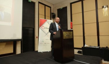 مساعد وزير السياحة يشارك فى إحدى الحلقات النقاشية حول ملف التحول الرقمى