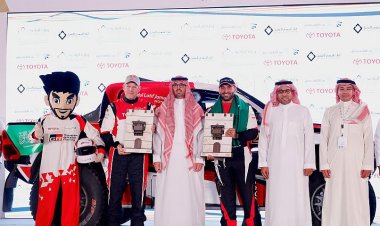محافظ جدة يتوج الفائزين بسباق رالي جدة 2022