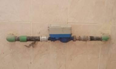 مياه الفيوم تواصل استبدال العدادات الميكانيكية بمسبقة الدفع فى المصالح الحكومية