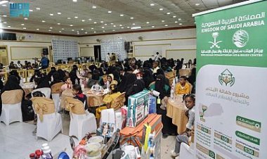 14 ركناً بمعرض منتجون بسوق لينة التاريخي تتفنَّن في الأعمال الشعبية والفنية