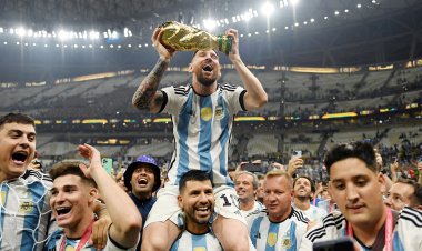 تخليدًا للتتويج بكأس العالم.. وضع صورة ميسي على عملة أرجنتينية