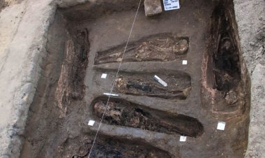 الكشف عن مجموعة من المقابر الأثرية بتل الدير في دمياط الجديدة