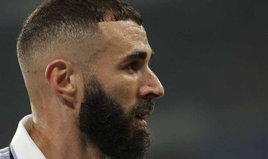 عاجل.. كريم بنزيمة يُعلن اعتزاله اللعب دوليًا