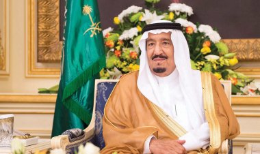 خادم الحرمين الشريفين يهنئ أمير دولة قطر بمناسبة نجاح تنظيم بطولة كأس العالم