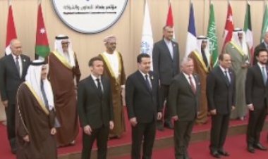 الزعماء والرؤساء يتلقون صورة تذكارية بمؤتمر «بغداد للتعاون والشراكة»