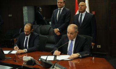 وزير النقل يشهد توقيع مذكرة إنشاء منطقة لوجيستية لتخزين البضائع بميناء الإسكندرية