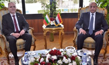 وزير الطيران يبحث مع سفير بلغاريا تعزيز  التعاون في مجال النقل الجوي