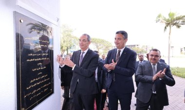 وزير الاتصالات يفتتح مكتب بريد القرية الذكية الجديد