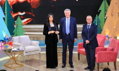 الجمعة.. «معكم منى الشاذلي»  يحتفي بمئوية توت عنخ أمون