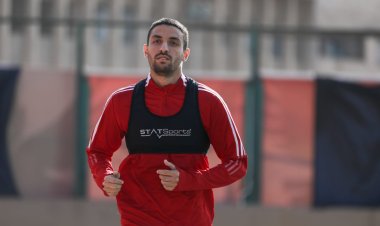 طاهر محمد طاهر يواصل برنامجه العلاجي بالأهلي