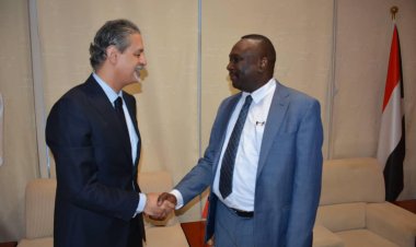 سفير مصر لدى السودان يلتقي وزير الطاقة والنفط السوداني المكلف