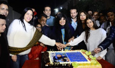 أسرة مسلسل «أم البنات» تحتفل بانطلاق التصوير بذبيح وتورتة