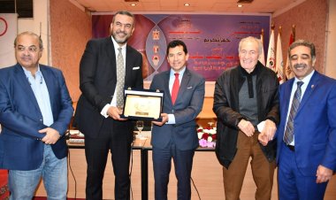 صبحي يُكرم عبد المطلب لفوزه بمنصب نائب رئيس الرابطة الوطنية لكرة السلة في إفريقيا