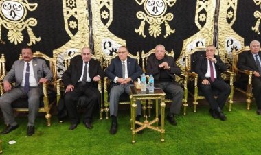 «غراب» يقدم واجب العزاء لسكرتير محافظة الشرقية السابق