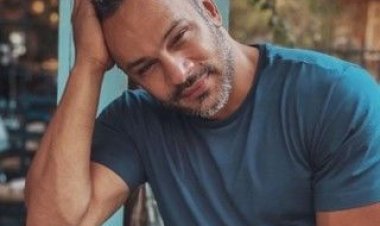 محمد عطية يُحيي حفل الكريسماس في سلطنة عمان