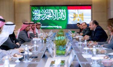 وزير التجارة والصناعة يختتم زيارته للرياض