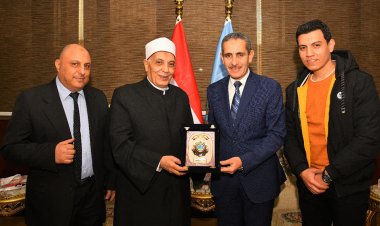 محافظ الغربية يكرم الشيخ عصام بكر مدير المنطقة الأزهرية لبلوغه سن المعاش