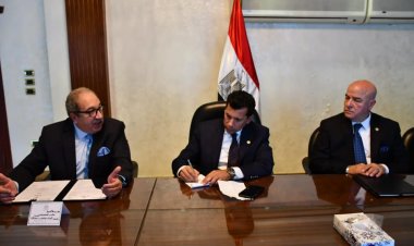 وزير الشباب يشهد توقيع بروتوكول تعاون مع جامعة إسلسكا مصر لتدريب العاملين على الإدارة