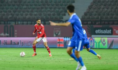 التعادل السلبي يحسم الشوط الأول بين الأهلي وطلائع الجيش