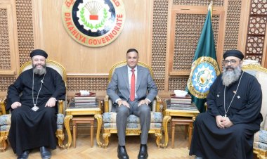 محافظ الدقهلية يستقبل ممثلين عن أسقف ميت غمر ودقادوس للتهنئة بالعام الجديد