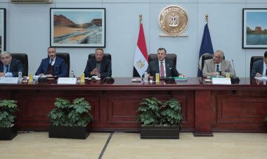 وزير السياحة والآثار يترأس اجتماع مجلس إدارة المجلس الأعلى للآثار