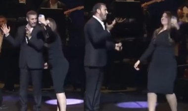 معجبة «حافية القدمين» تقتحم حفل كاظم الساهر لالتقاط صورة معه.. والقيصر ينفعل