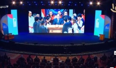 الرئيس السيسي يشاهد فيلم تسجيلي بعنوان «3 سنين قادرون باختلاف»