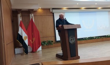 محافظ بورسعيد يستعرض مستجدات العمل في منظومة الشكاوى الواردة للأحياء