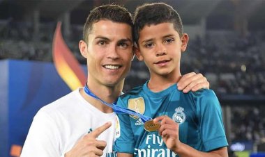 ديلي ميل: نجل رونالدو يعود إلى أكاديمية ريال مدريد