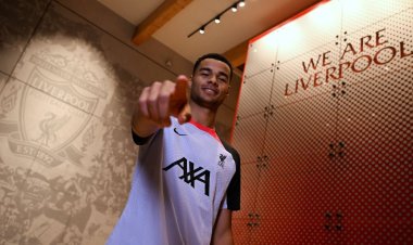 رسميا.. ليفربول يعلن عن أولى صفقاته الشتوية