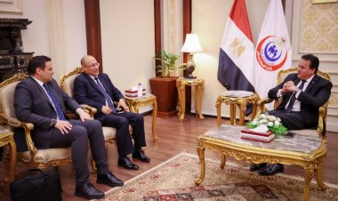 وزير الصحة يبحث مع رئيس قطاع الرعاية الصحية بمجموعة القمرا القطرية سبل التعاون وفرص الاستثمار