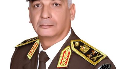 وزير الدفاع مهنئا الرئيس بالعام الجديد: القوات المسلحة على العهد الدرع الحامية للوطن والحصن المنيع للشعب