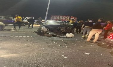 شاهد اللحظات الأولى لتحطم سيارتين في حادث تصادم مروع  بالقاهرة الجديدة