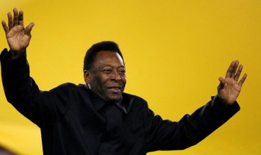 رابطة الدوري الإنجليزي تعلن الحداد تكريمًا للأسطورة بيليه