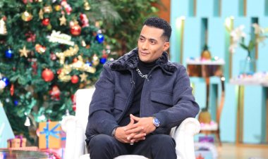 محمد رمضان يُداعب منى الشاذلي: «القعدة دي حلمت بيها زمان»