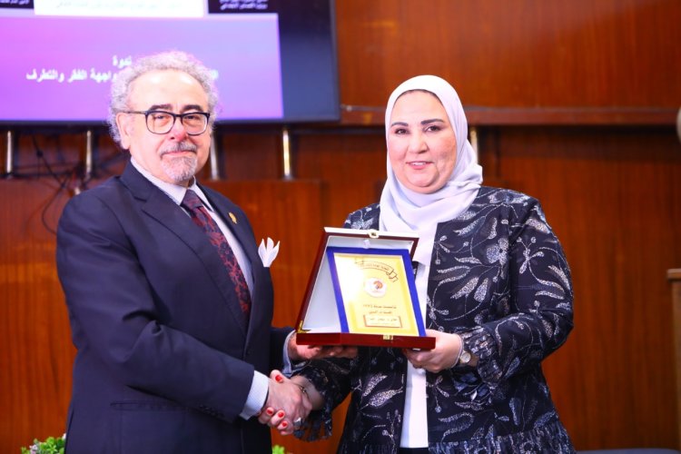 وزيرة التضامن تفتتح الصالون الثقافي الأول للنقابة العامة لاتحاد كتاب مصر